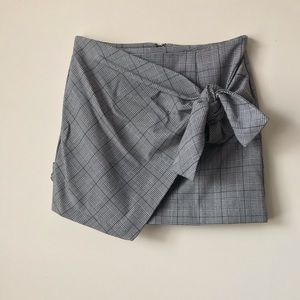 Plaid bow detailed skirt